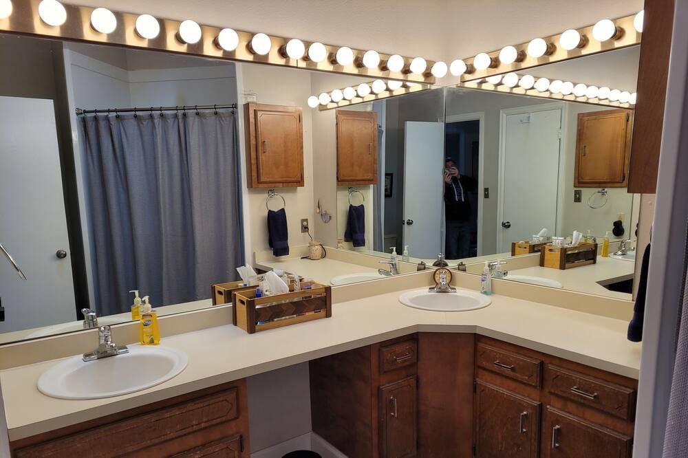 Photo of Bathroom in Cheyenne Meadows