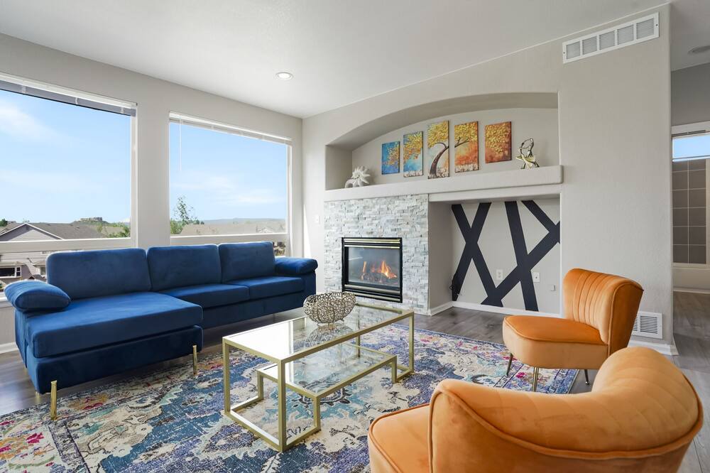 Photo of Livingroom in Castle Rock