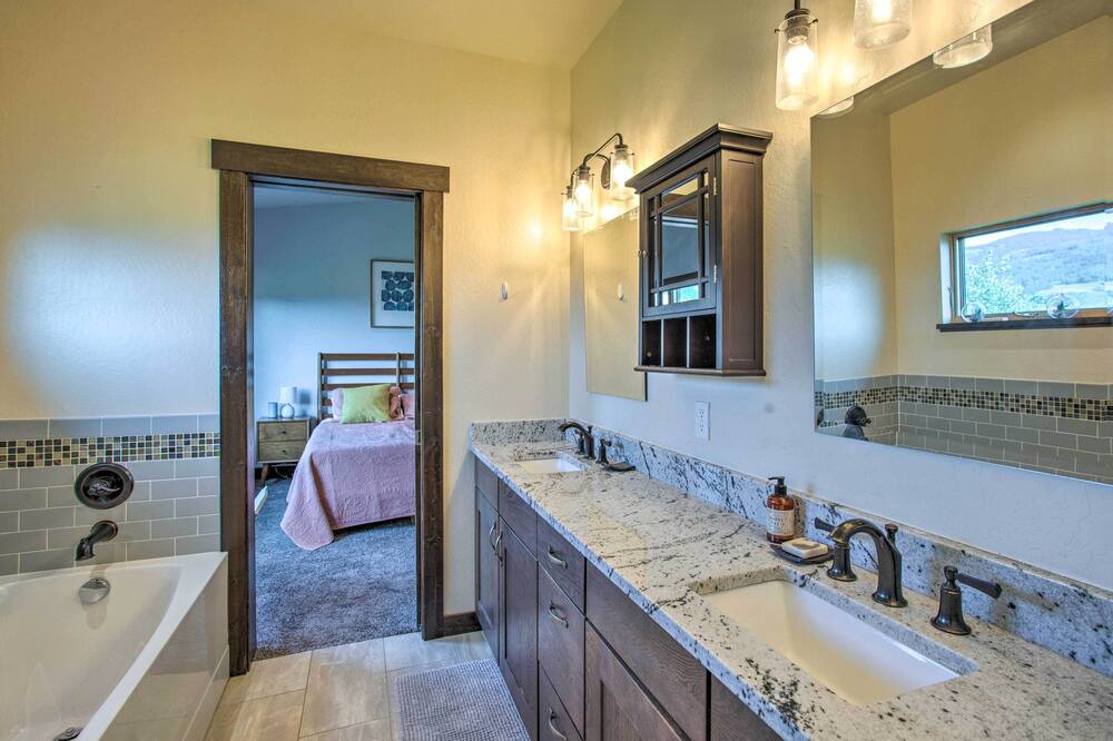 Photo of Bathroom in Crested Butte South
