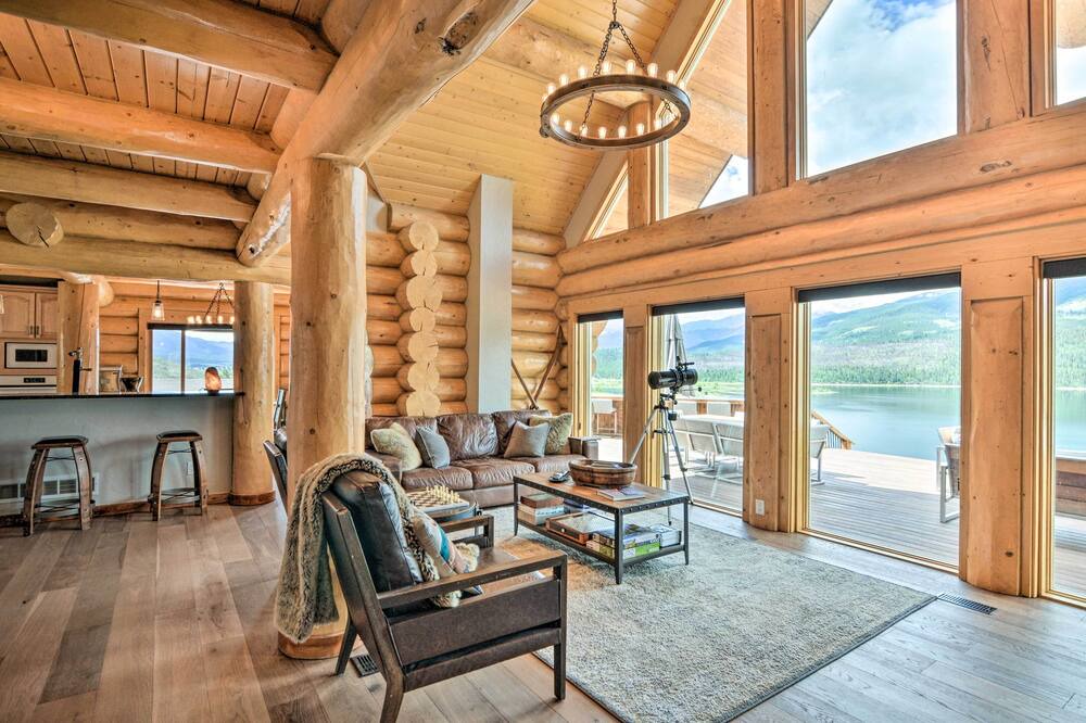 Photo of Livingroom in Twin Lakes