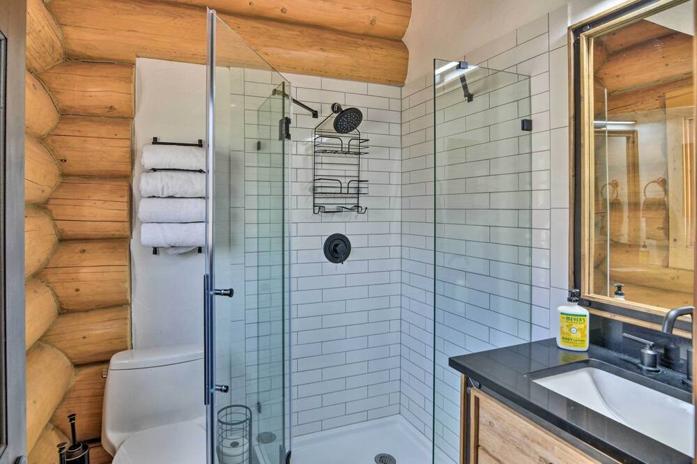Photo of Bathroom in Twin Lakes