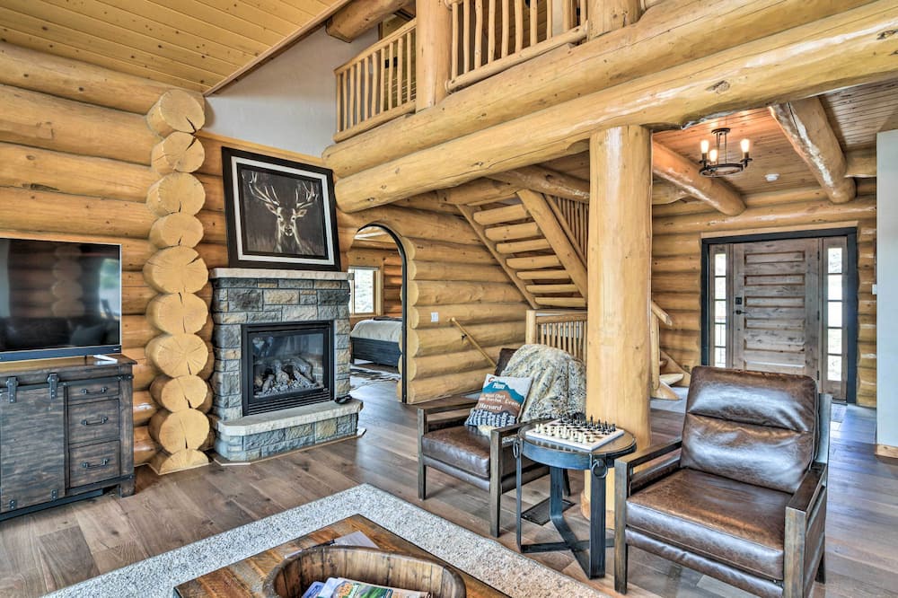 Photo of Livingroom in Twin Lakes
