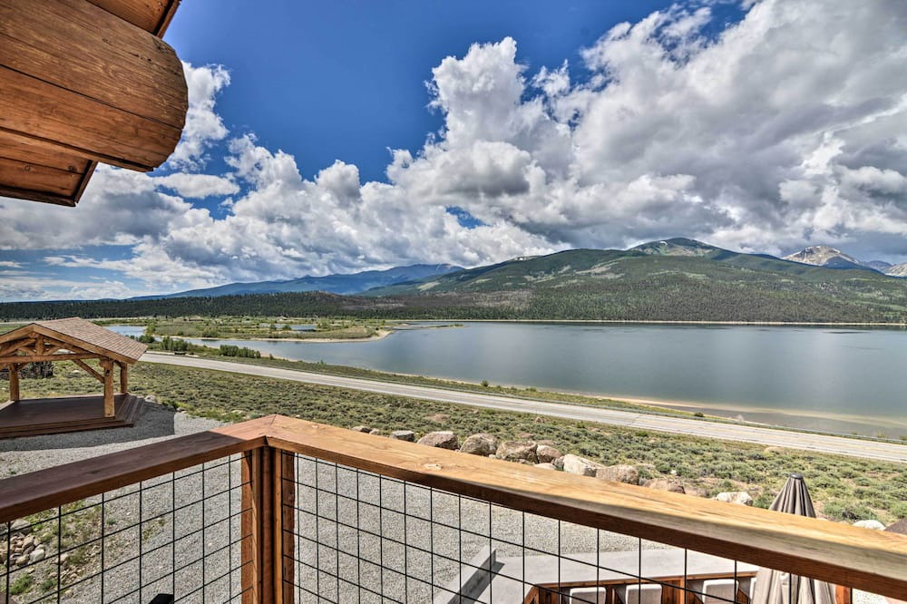 Photo of Patio Balcony in Twin Lakes