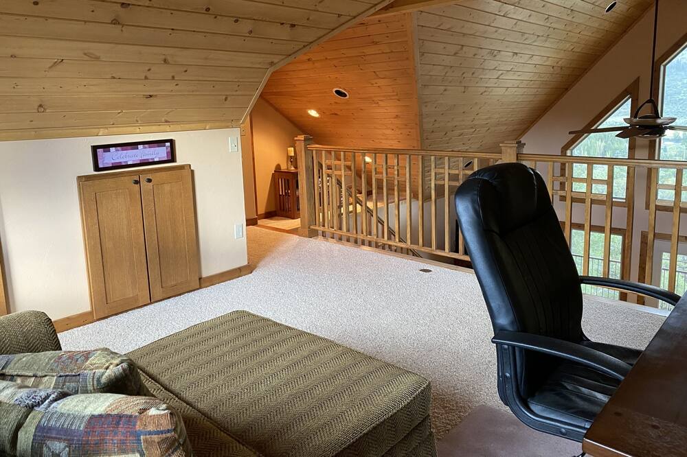 Photo of Bedroom in Alpine Village