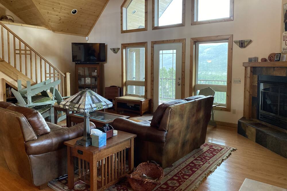 Photo of Livingroom in Alpine Village