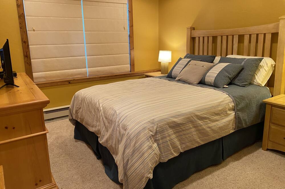 Photo of Bedroom in Alpine Village