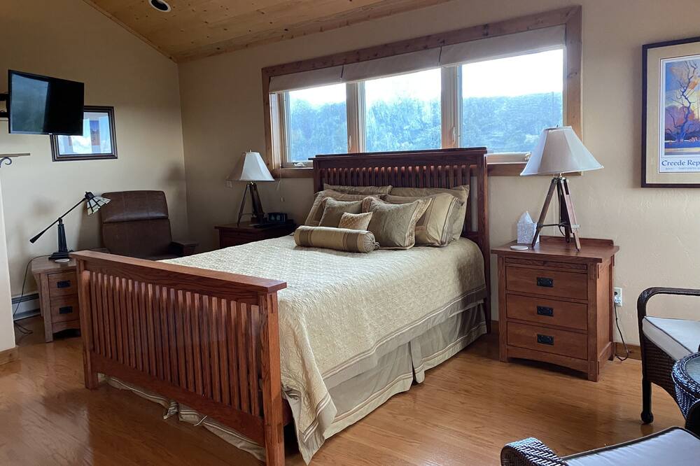 Photo of Bedroom in Alpine Village