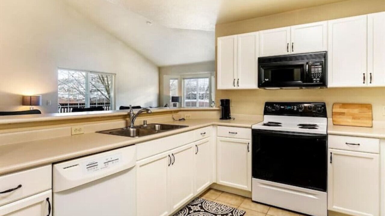 Photo of Kitchen in Edwards