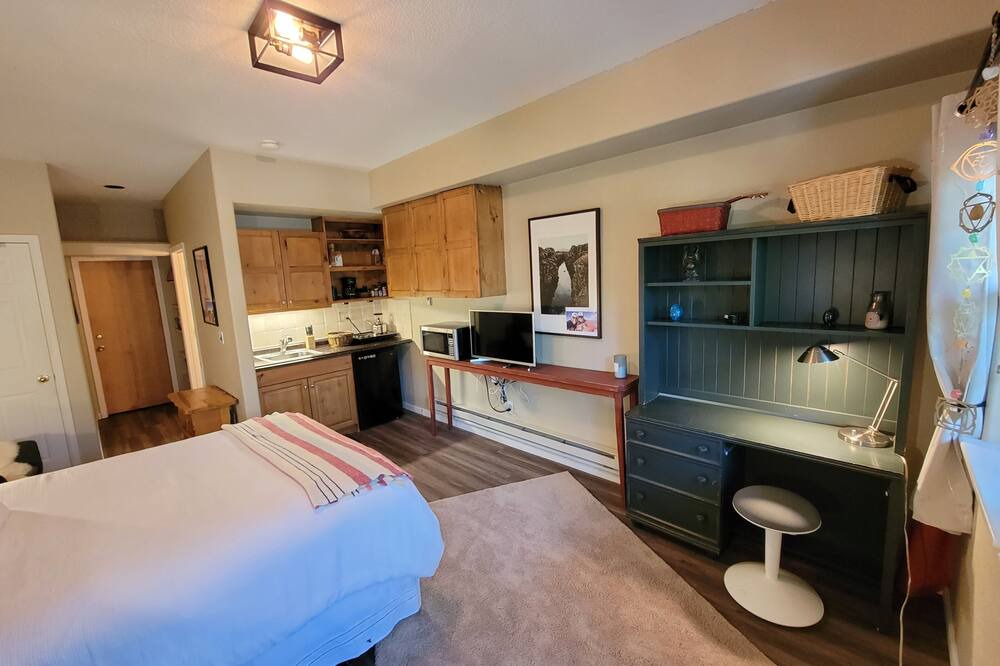 Photo of Bedroom in Eagle