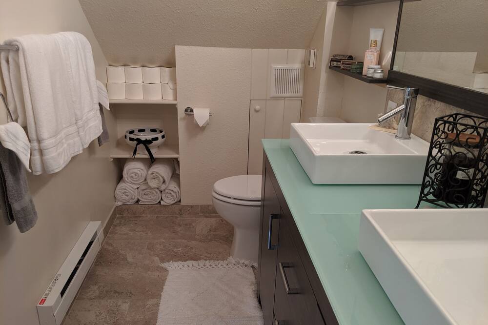 Photo of Bathroom in Glacier View Meadows