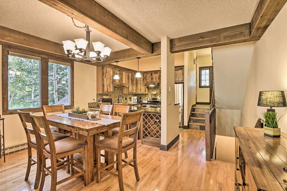 Photo of Bedroom in Summit Cove