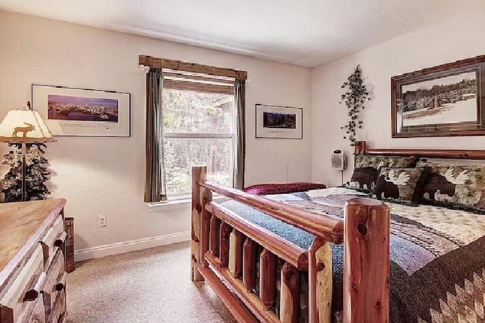 Photo of Bedroom in Valley of the Sun