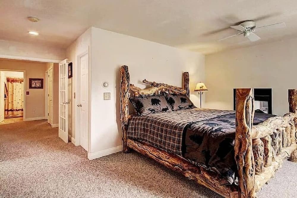 Photo of Bedroom in Valley of the Sun