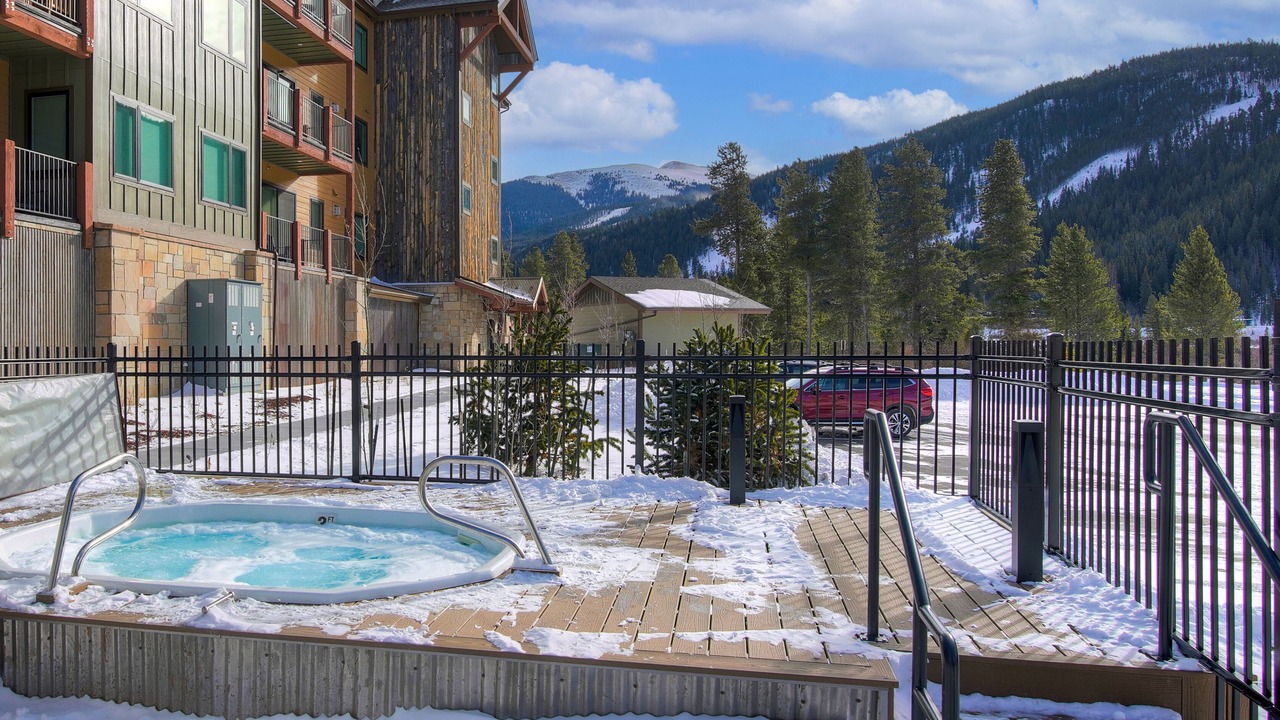 Photo of Outdoor in Lakeside Village