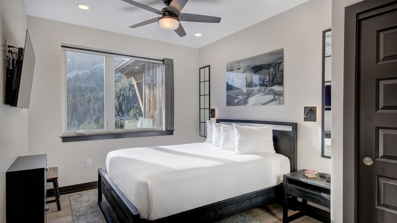 Photo of Bedroom in Lakeside Village