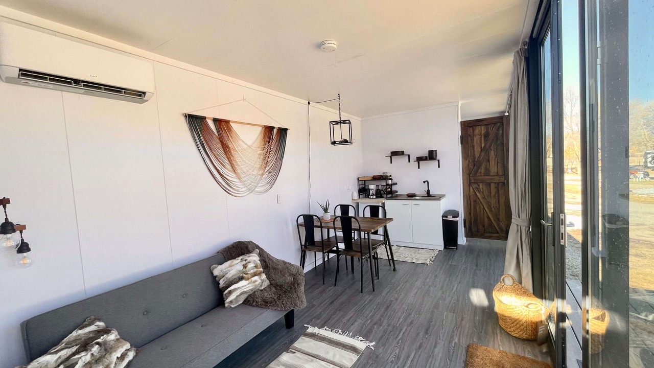 Photo of Livingroom in Trimble