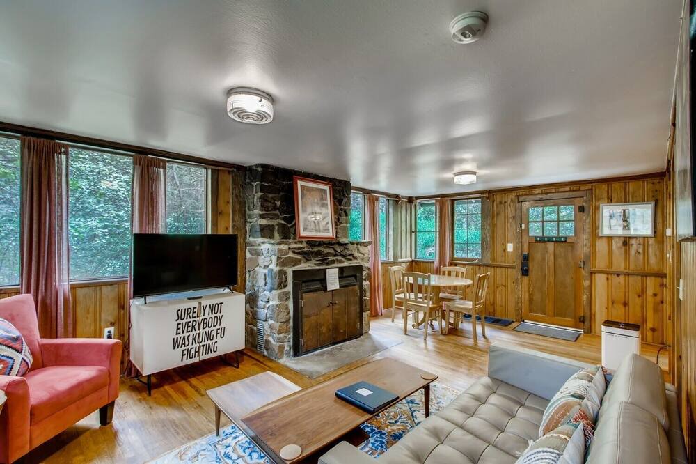 Photo of Livingroom in Idaho Springs