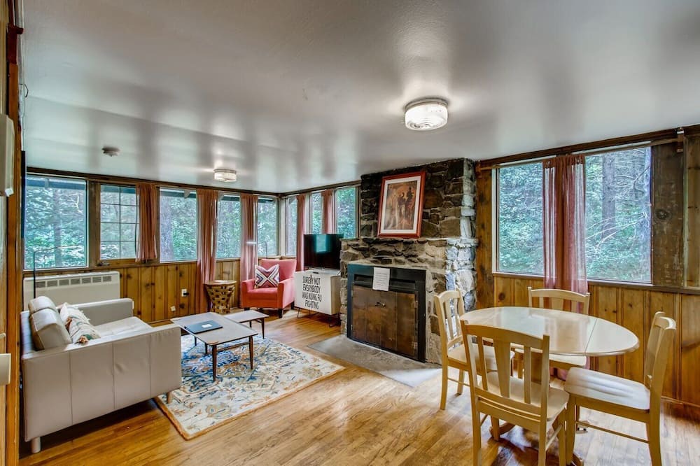 Photo of Livingroom in Idaho Springs