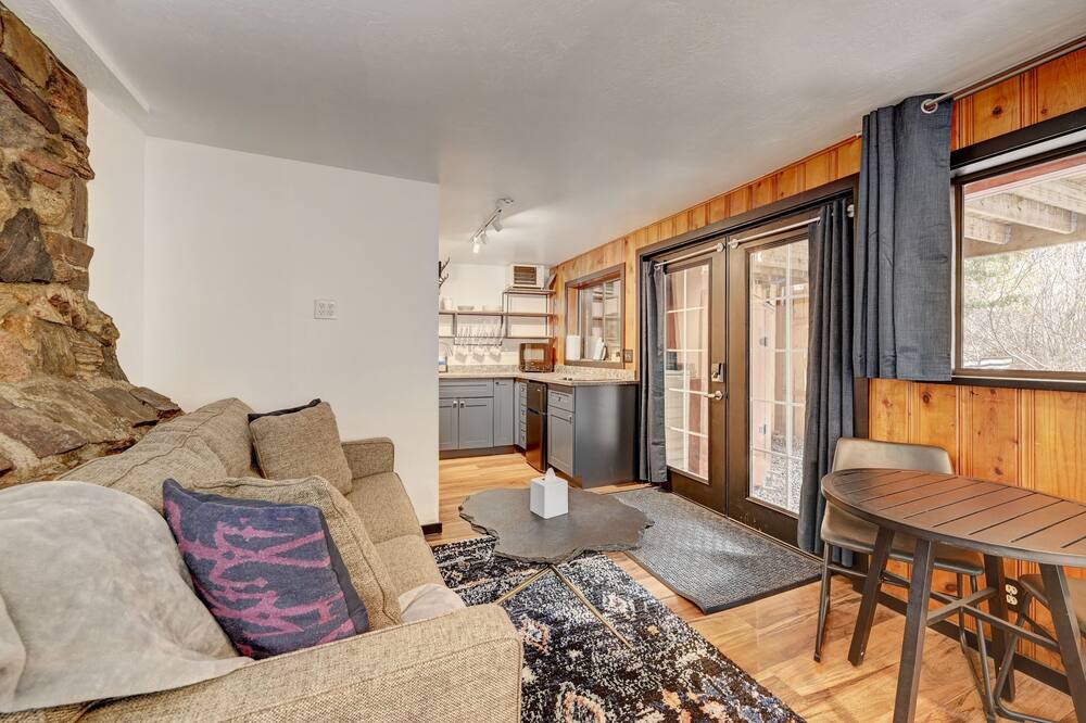 Photo of Livingroom in Idaho Springs