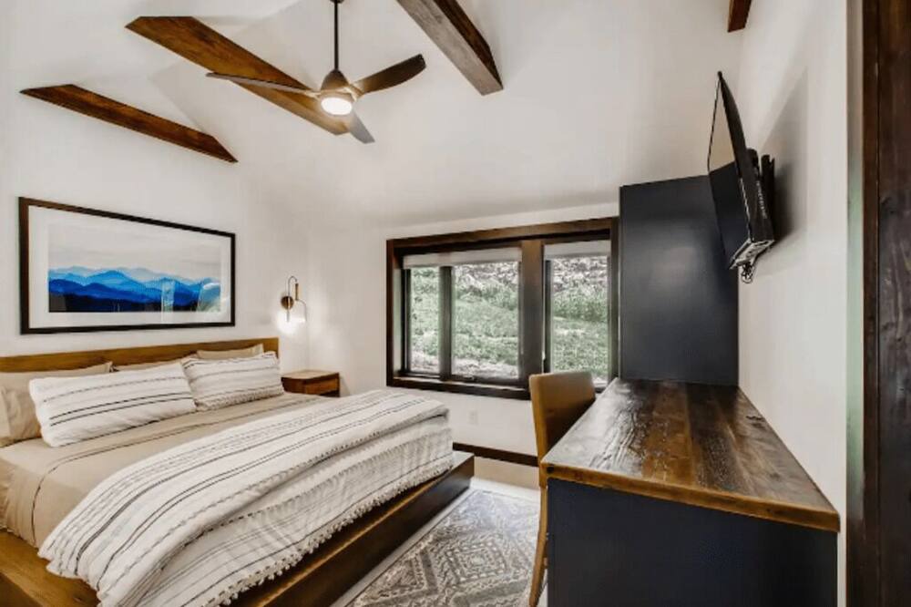 Photo of Bedroom in Idaho Springs