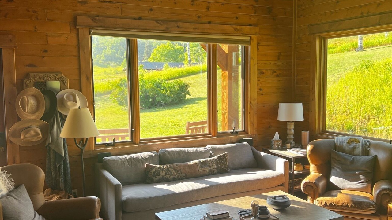 Photo of Livingroom in Clark