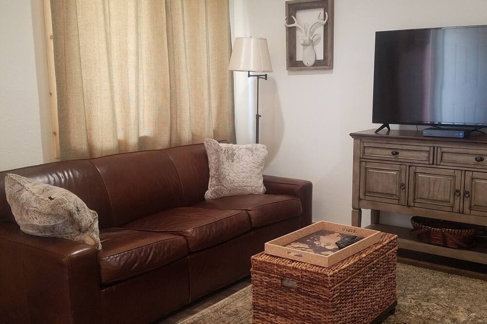 Photo of Livingroom in Summit Cove