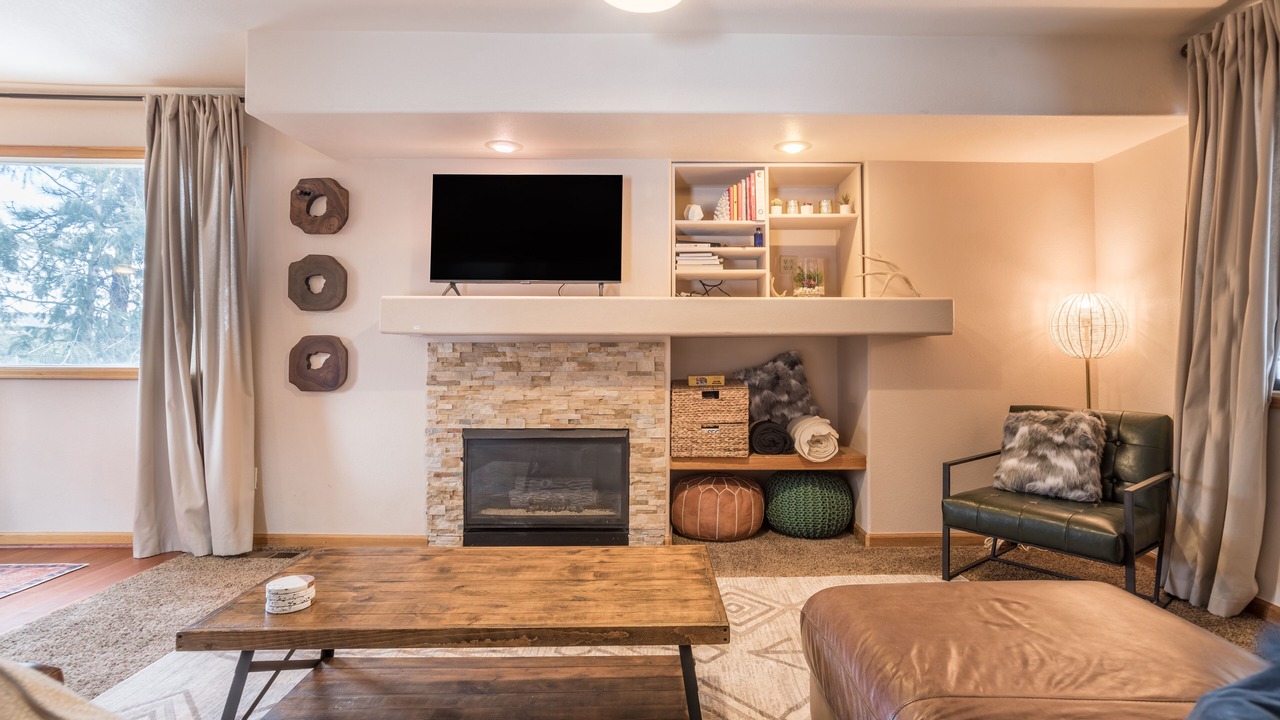 Photo of Livingroom in Evergreen