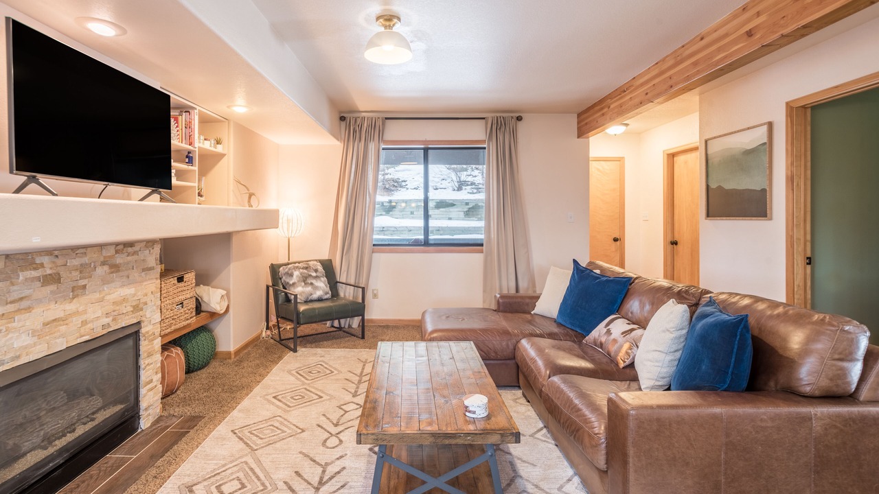 Photo of Livingroom in Evergreen