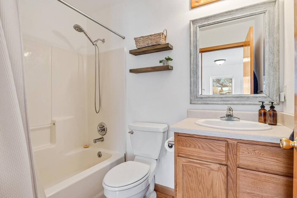 Photo of Bathroom in Basalt