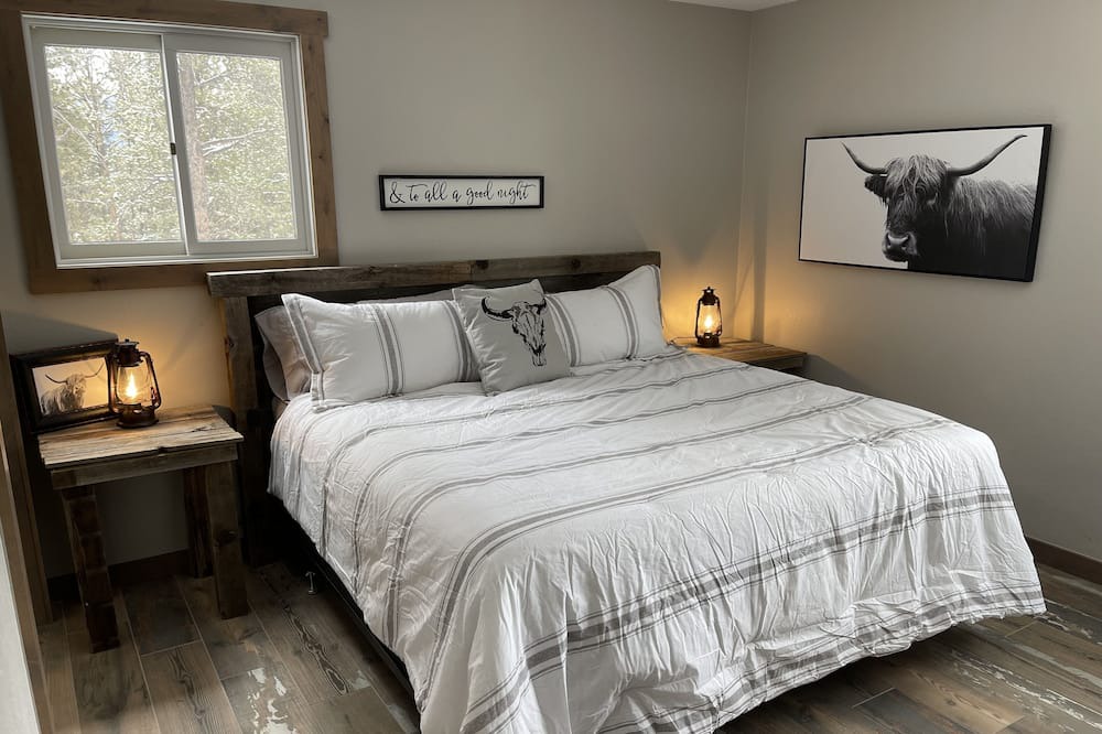 Photo of Bedroom in Pine