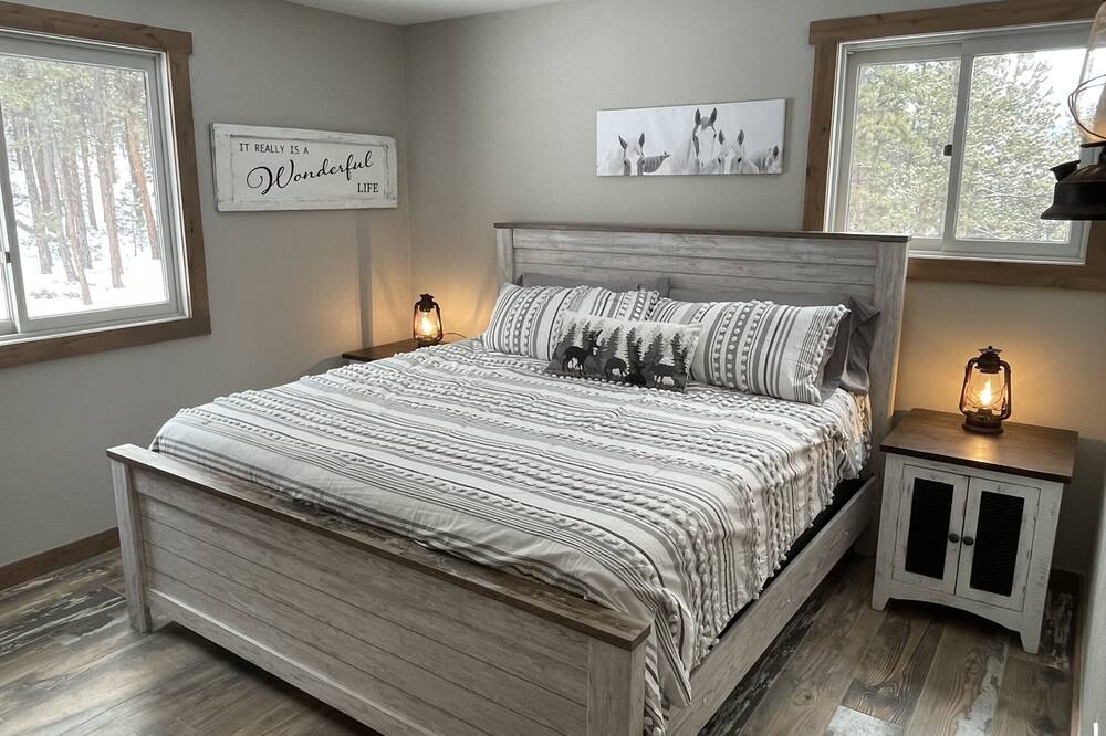 Photo of Bedroom in Pine