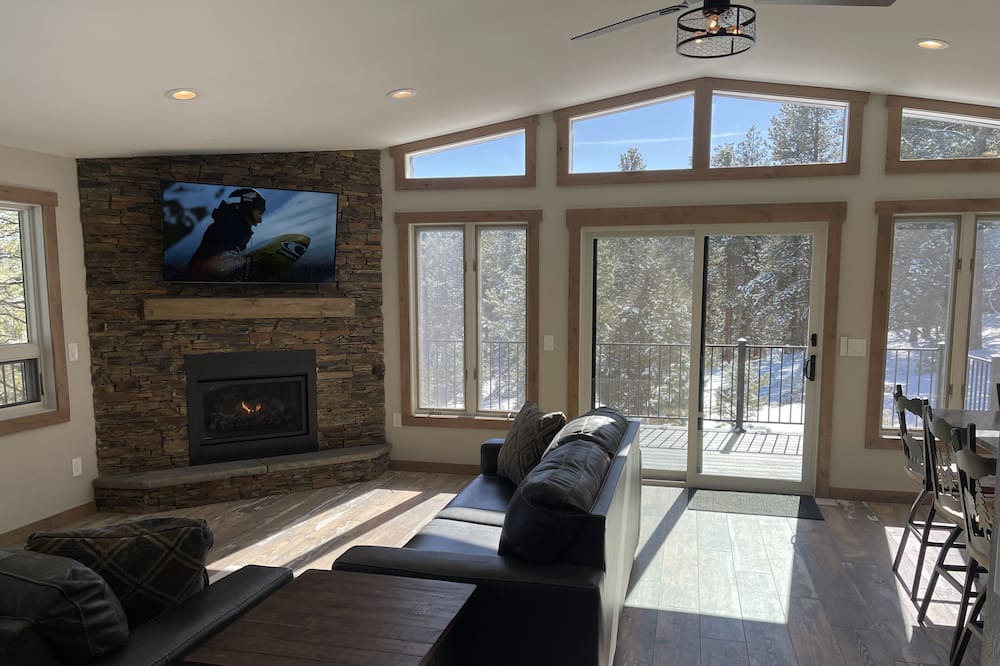 Photo of Livingroom in Pine