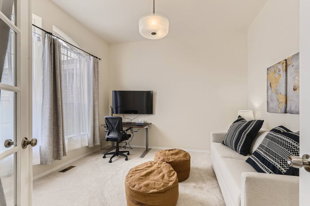 Photo of Livingroom in Parker