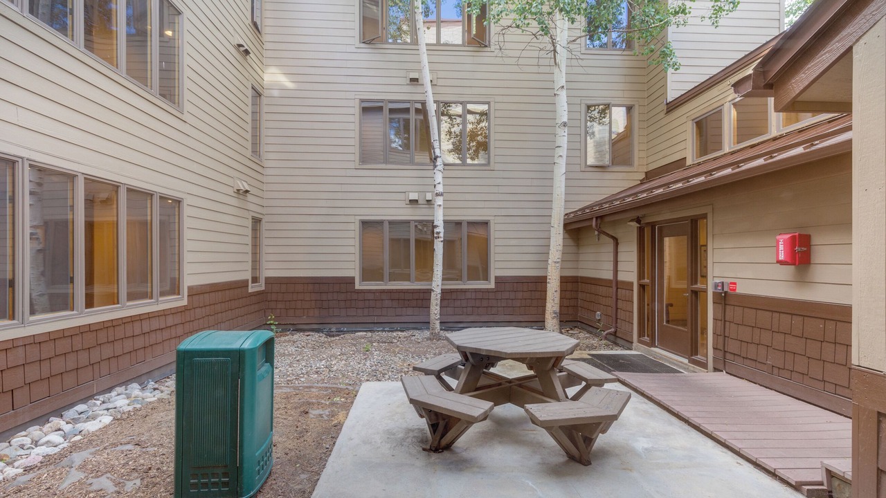 Photo of Outdoor in Lakeside Village
