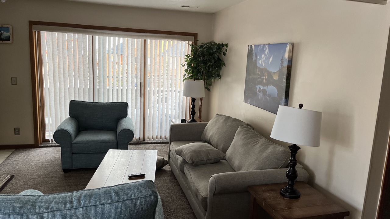 Photo of Livingroom in Summit Cove