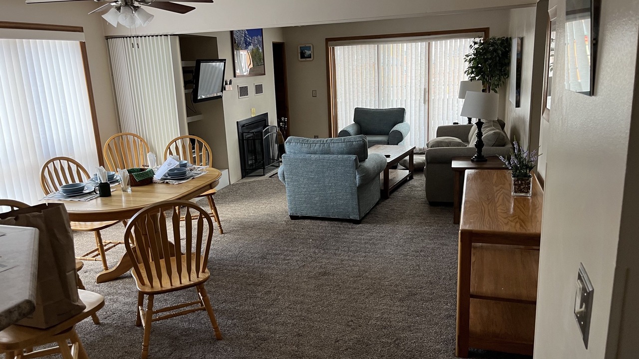 Photo of Livingroom in Summit Cove