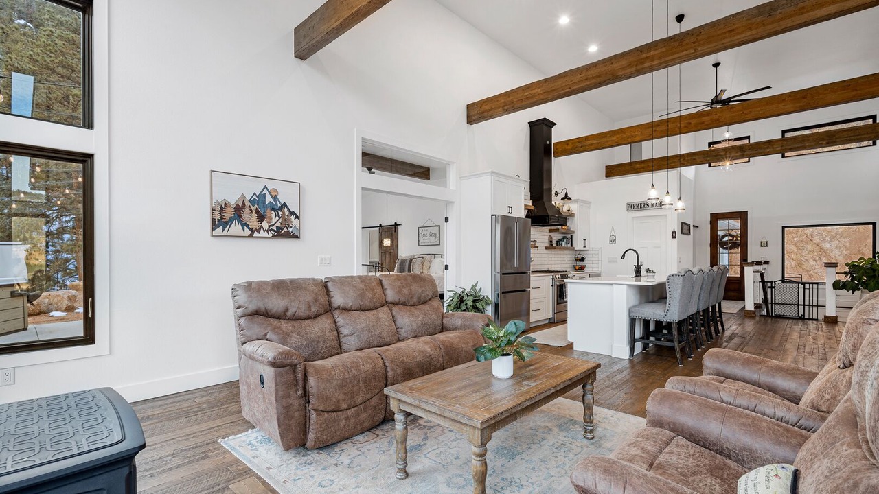 Photo of Livingroom in Woodland Park