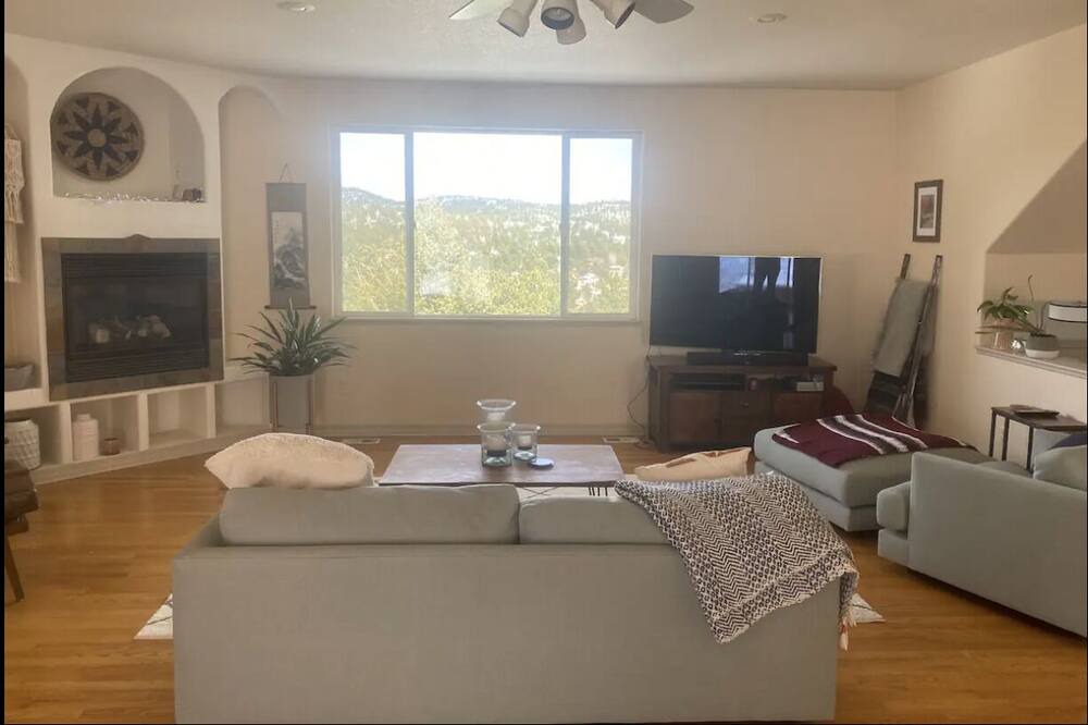 Photo of Livingroom in Evergreen