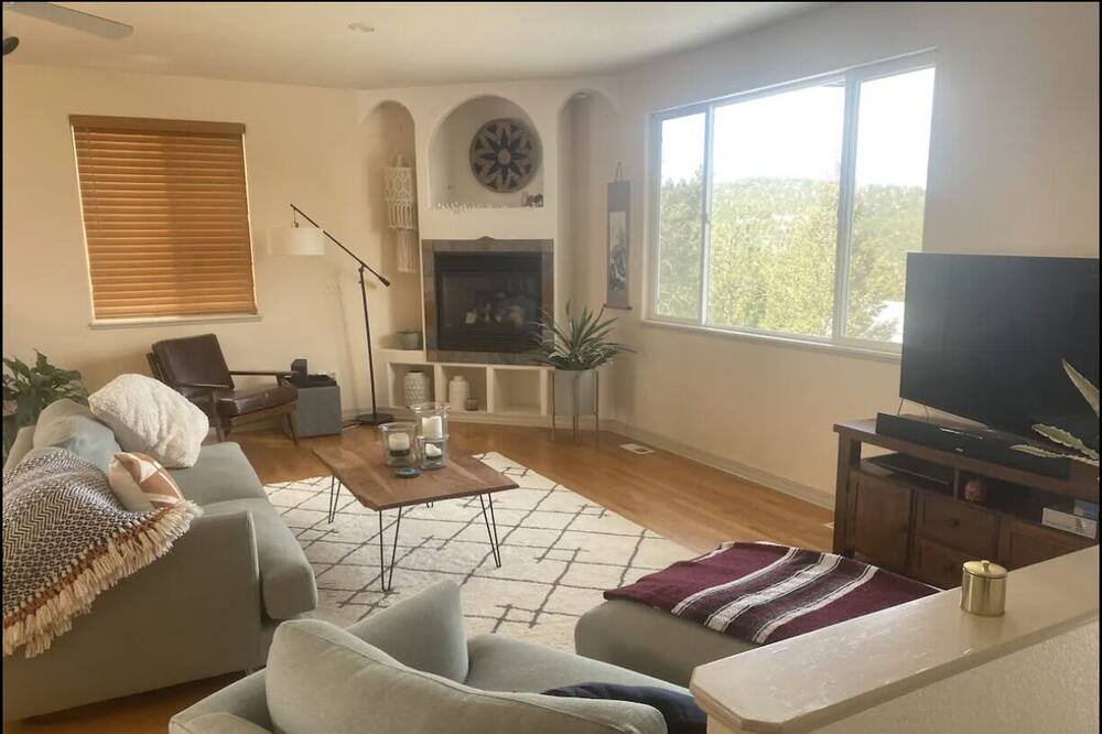 Photo of Livingroom in Evergreen