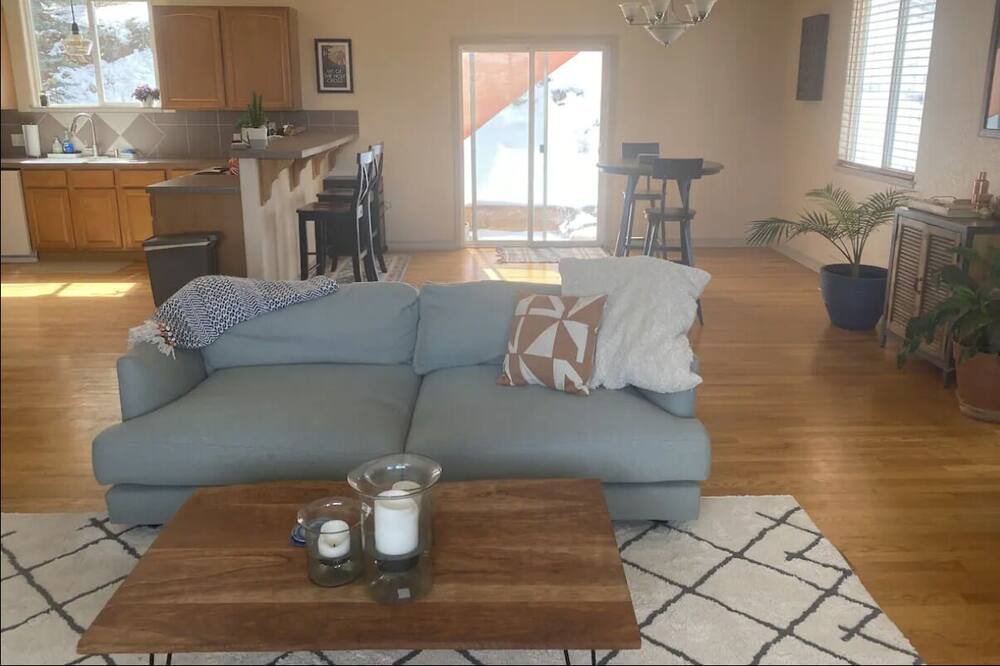 Photo of Livingroom in Evergreen