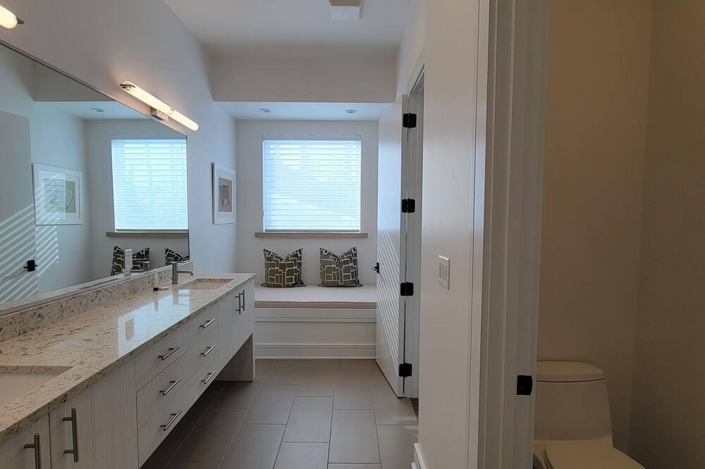 Photo of Bathroom in Highland Meadows