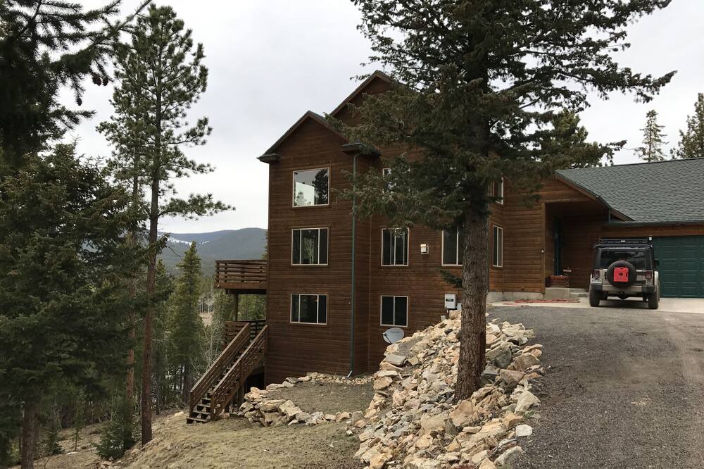 Photo of Outdoor in Black Hawk