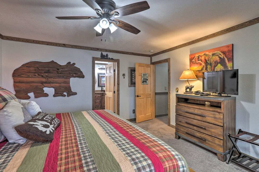 Photo of Bedroom in Black Hawk