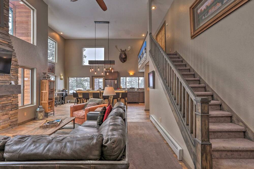 Photo of Livingroom in Black Hawk
