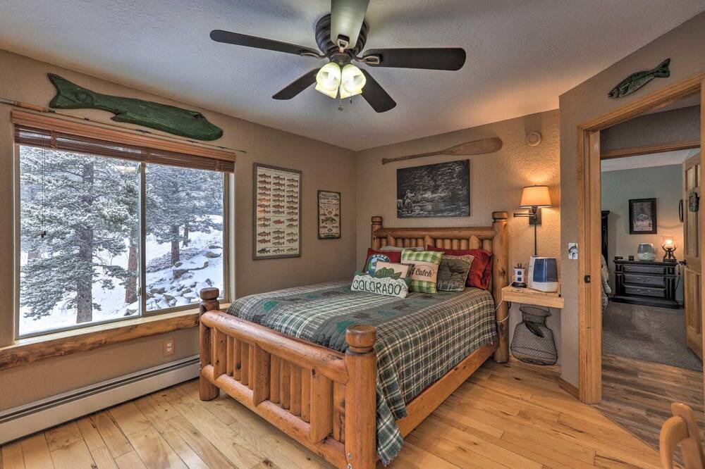 Photo of Bedroom in Black Hawk