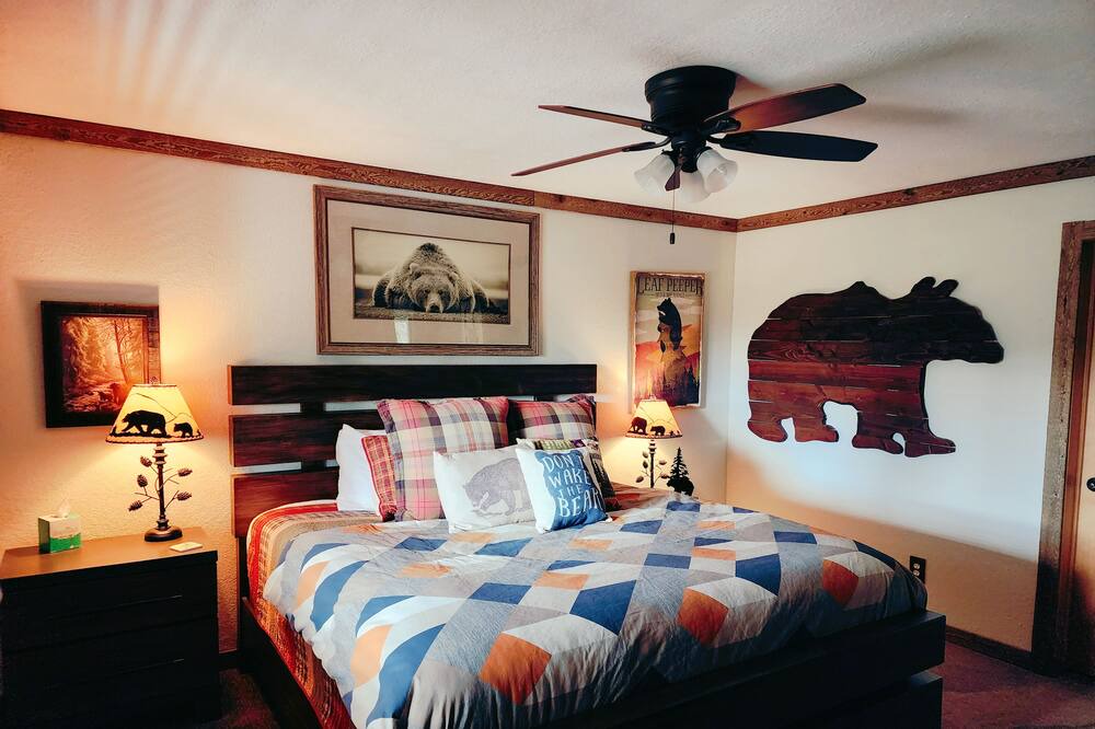 Photo of Bedroom in Black Hawk