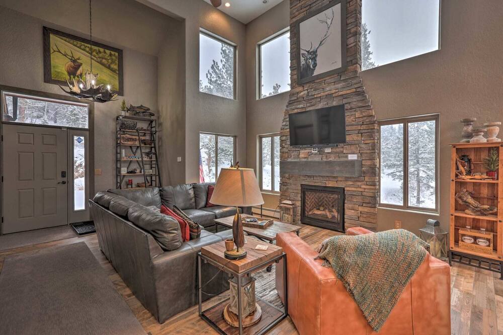 Photo of Livingroom in Black Hawk