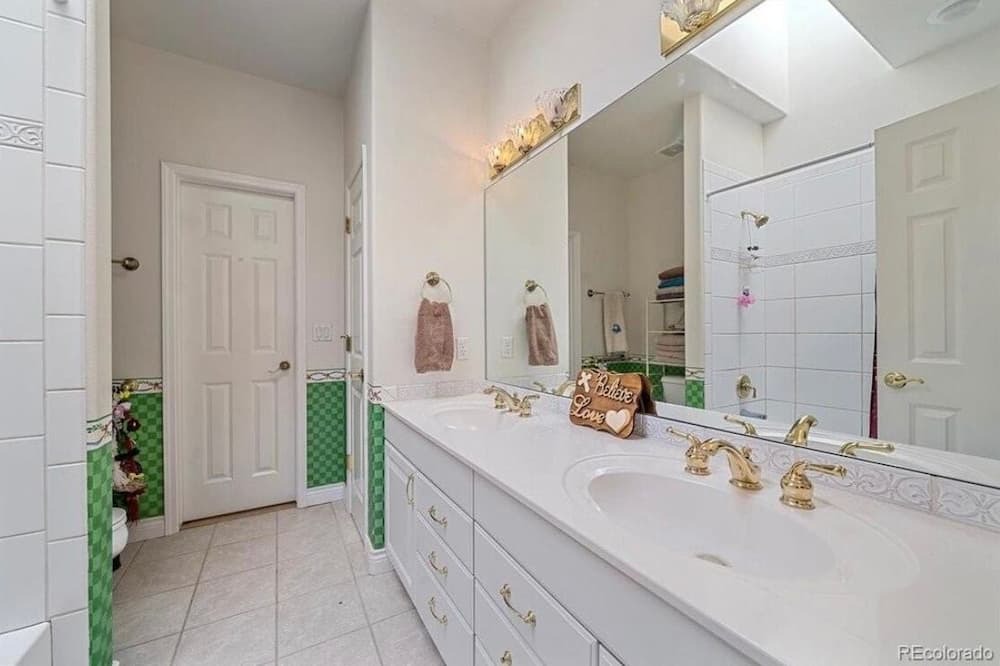Photo of Bathroom in Larkspur