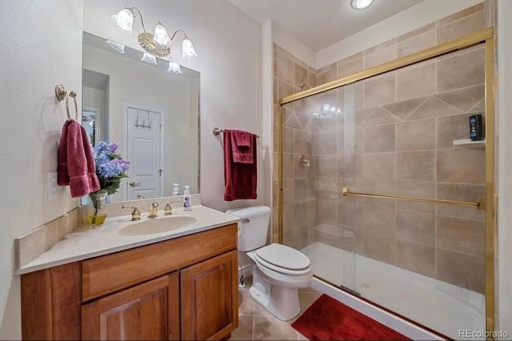 Photo of Bathroom in Larkspur