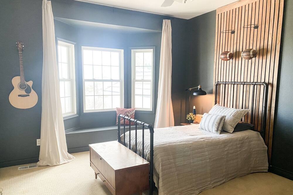 Photo of Bedroom in Larkspur